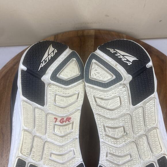 Altra Rivera Womens Black White Size 10 Athletic Running Shoes AL0A4VQV010 - Picture 10 of 12